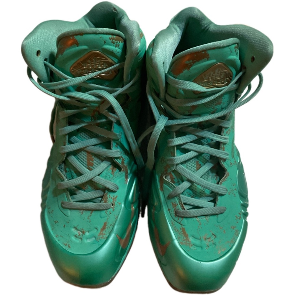 Nike Air Max Hyperposite Statue of Liberty Edition